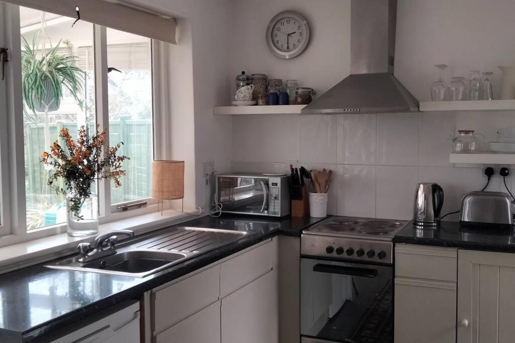 The Flower House, Idyllic Cornish Retreat. Apartment Saint Erth ภายนอก รูปภาพ